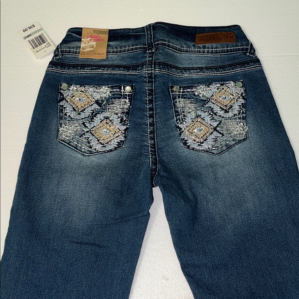 Wallflower Ankle Jeans with Embellished Pockets size 0